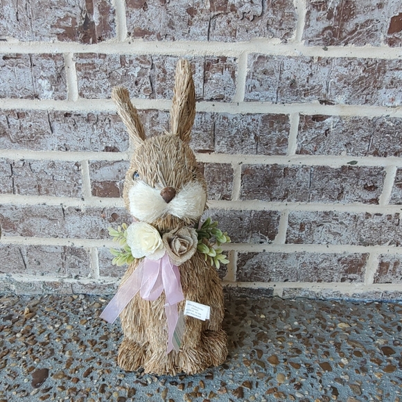 NWT EASTER BUNNY TABLETOP DECOR - Picture 2 of 7